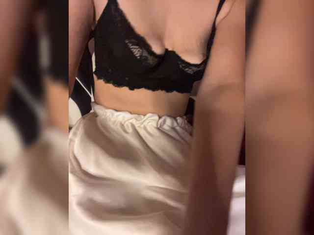 apollinariaa's live room