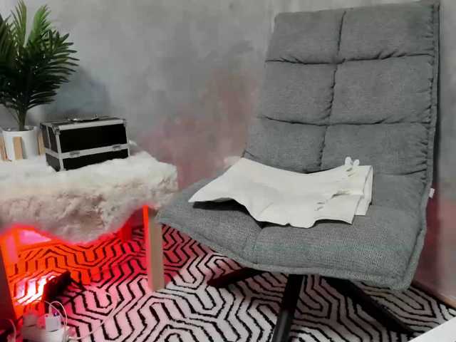LaylaKristal, en directo ahora en BongaCams
