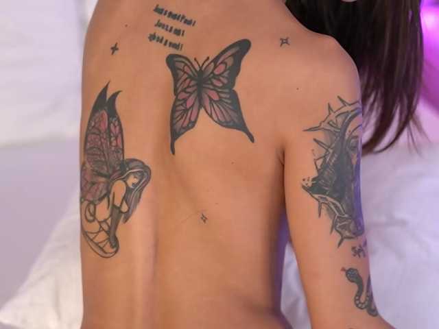 AlessiaHart live cam on BongaCams