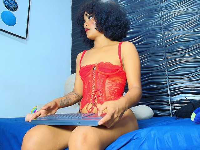 Perla-Brunettte live cam on BongaCams