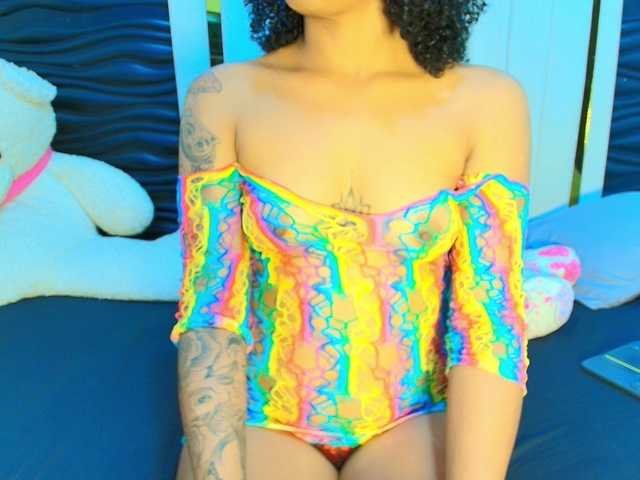 Perla-Brunettte live cam on BongaCams