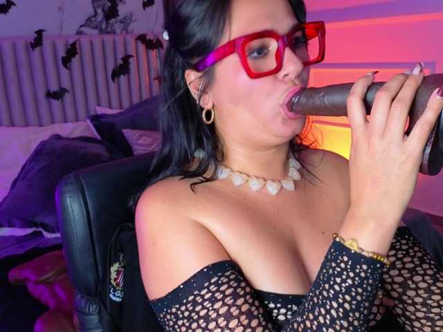 Sienarosewood live cam on BongaCams