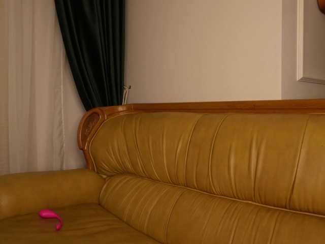 MirrorLady, live now on BongaCams