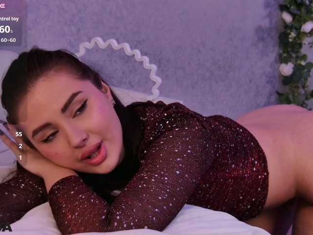 le modèle ReynaRushX est en webcam porno dans un show sur le site bongacams, il possède les tags suivants: White/Caucasian,Brunette,Shaved