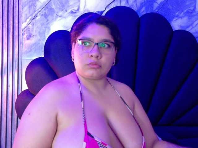 ambarSmithe live cam on BongaCams
