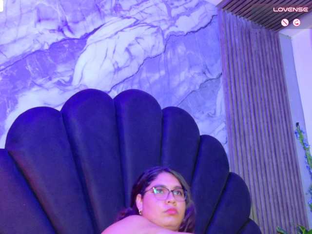 ambarSmithe live cam on BongaCams