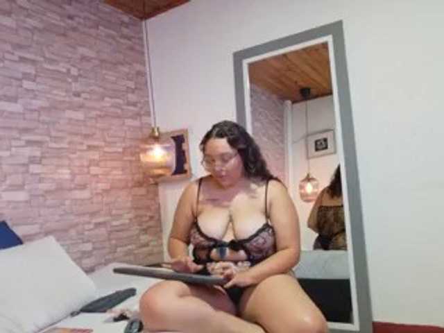 big-juicytits live cam on BongaCams