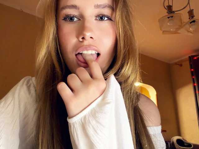 NikitaDefiglio live cam on BongaCams