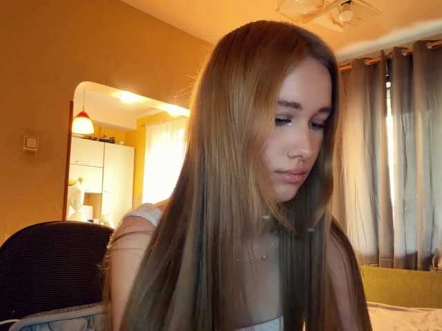 LovelyMargo live cam preview