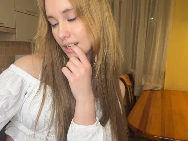 LovelyMargo live cam preview