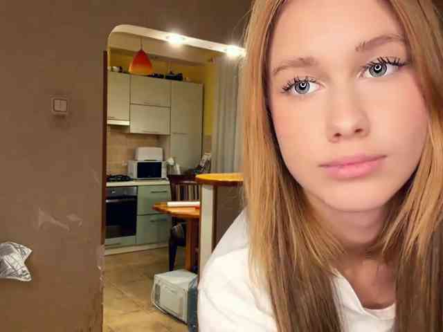 LovelyMargo webcam