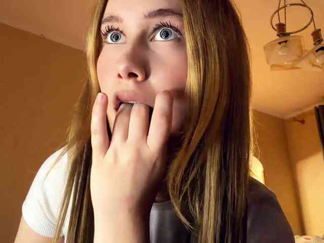 LovelyMargo webcam