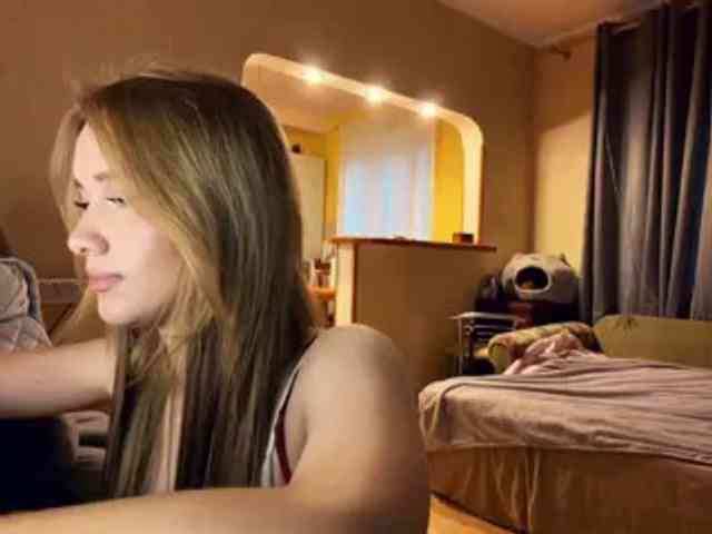 LovelyMargo webcam