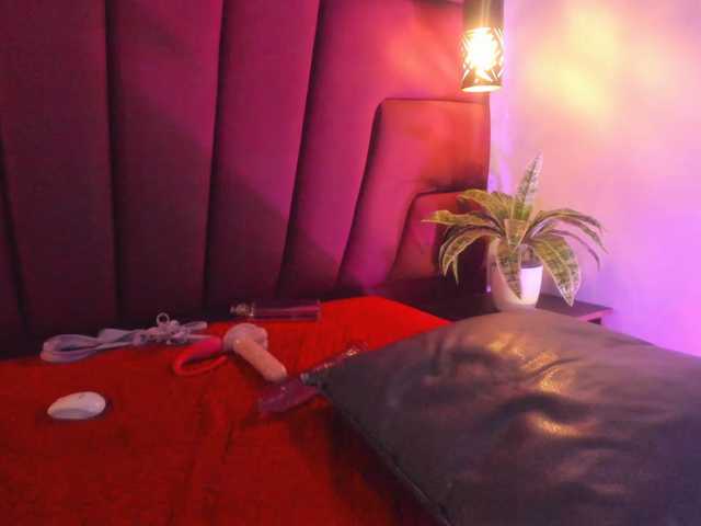 Lola-Bonnys live cam on BongaCams