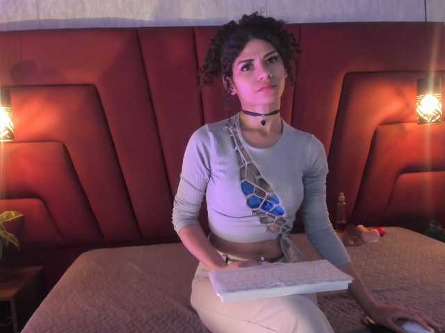 Lola-Bonnys, en vivo ahora en BongaCams