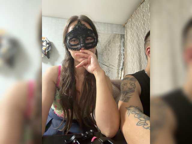 TWOLOVEsX, modelo webcam