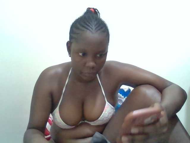 hornyprincesss, en directo ahora en BongaCams