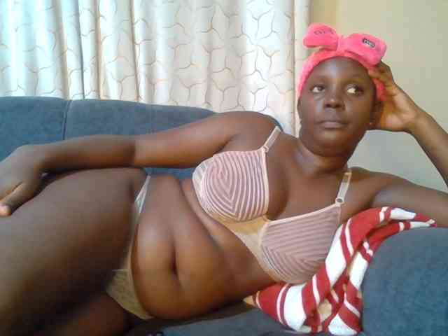 Model: hornyprincesss