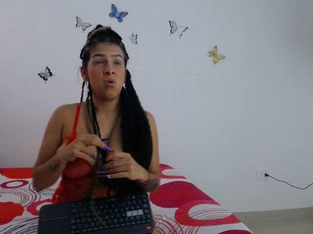 Alejababy live cam on BongaCams