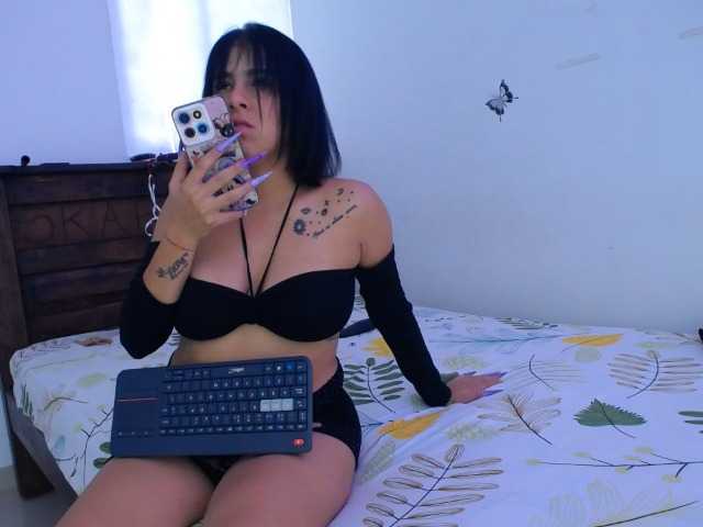 Alejababy live cam on BongaCams