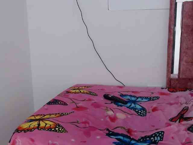 Alejababy webcam