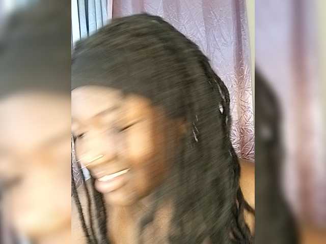 Suckmytirries live cam on BongaCams