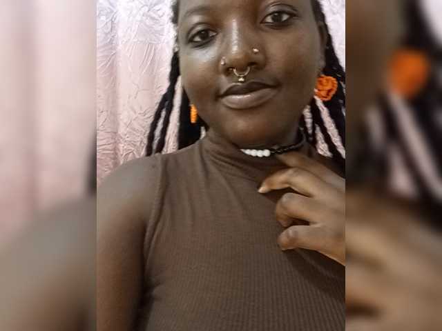 Suckmytirries live cam on BongaCams