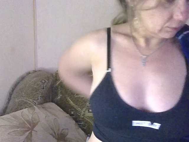 DomixDomi webcam bongacams model stream image