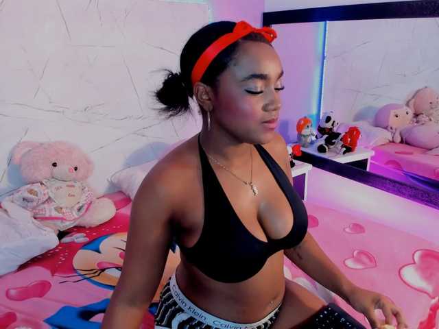 SAMANTHASWEET live cam on BongaCams