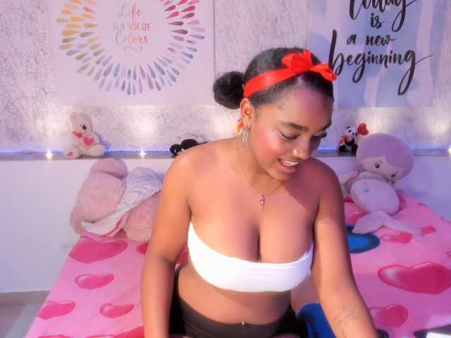 SAMANTHASWEET live cam on BongaCams