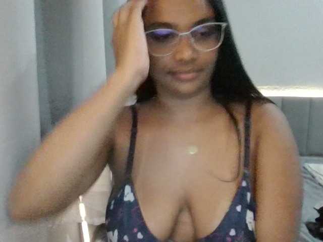 LoverIris — live female cam