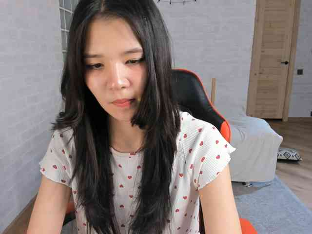 MilaKann webcam