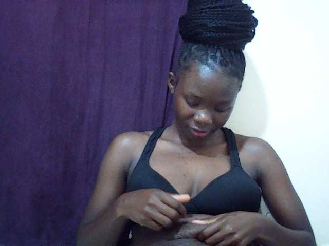 Idah01 live cam on BongaCams
