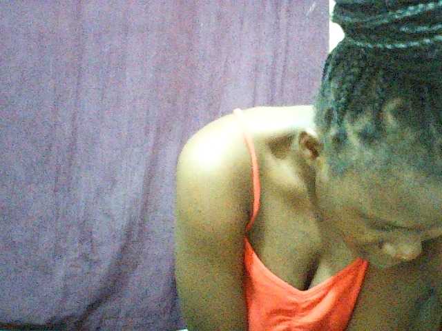 Idah01 live cam on BongaCams