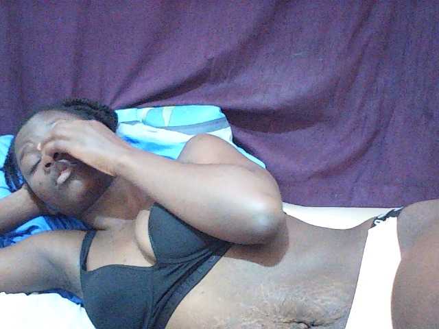 Idah01 live cam on BongaCams