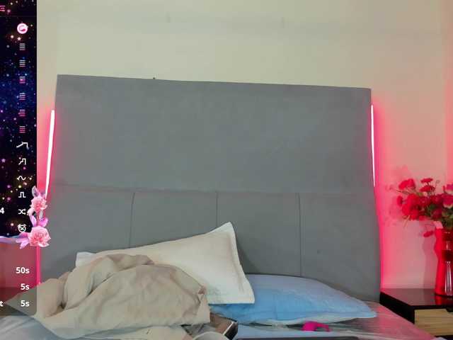 lola-caicedo live cam preview