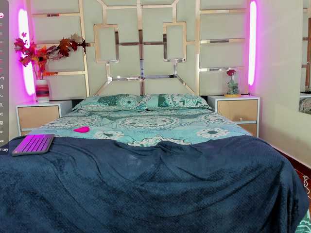 alejita-moon live cam on BongaCams
