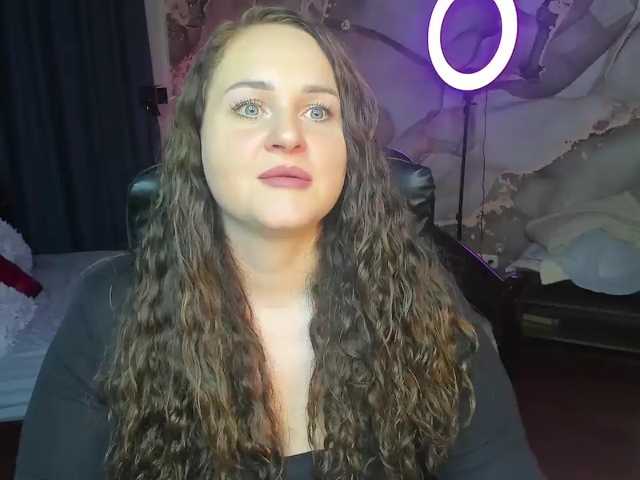 Chorna-Rouse, live now on BongaCams