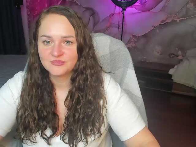 Chorna-Rouse, live now on BongaCams