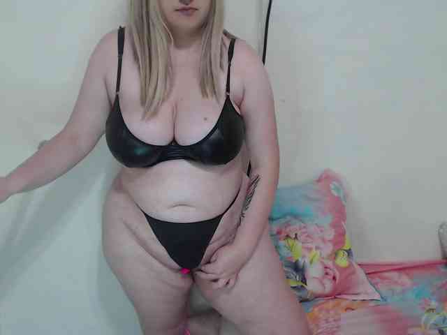Lucy-barker webcam
