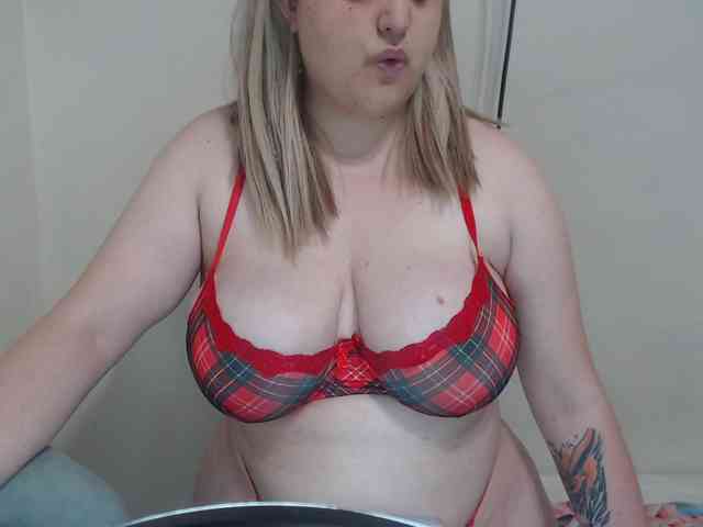 Model: Lucy-barker