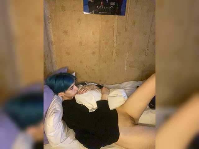 KristiFox live cam preview