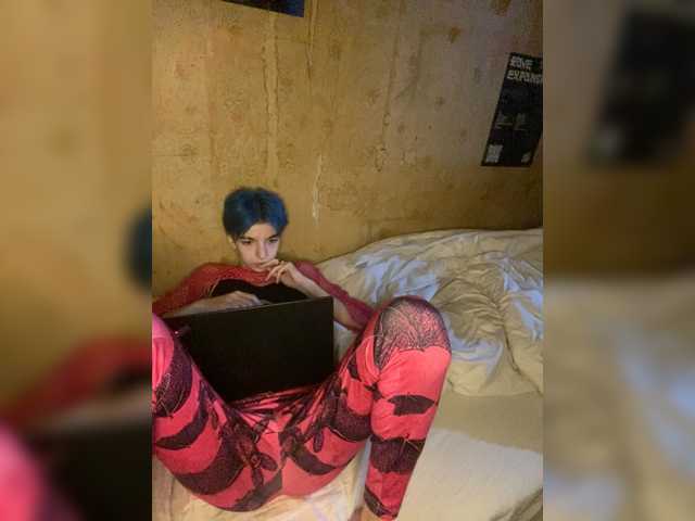 KristiFox live cam on BongaCams