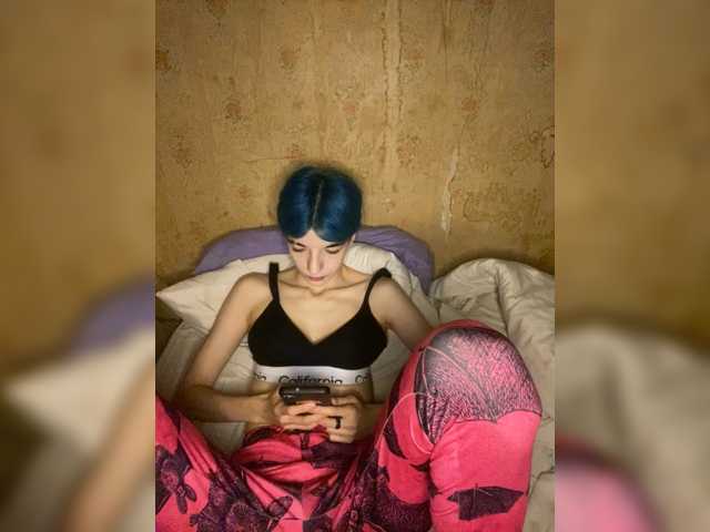 KristiFox, en directo ahora en BongaCams