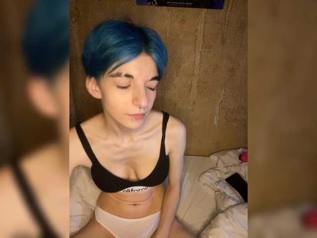KristiFox, en vivo ahora en BongaCams