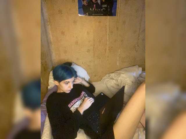KristiFox live cam preview