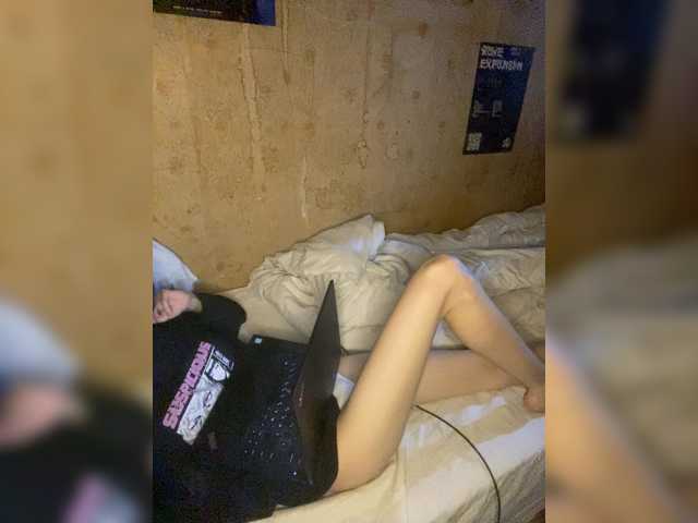 KristiFox live cam preview
