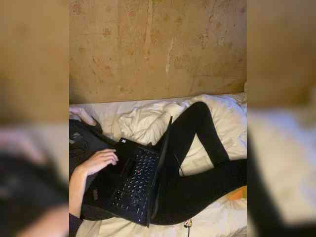KristiFox webcam