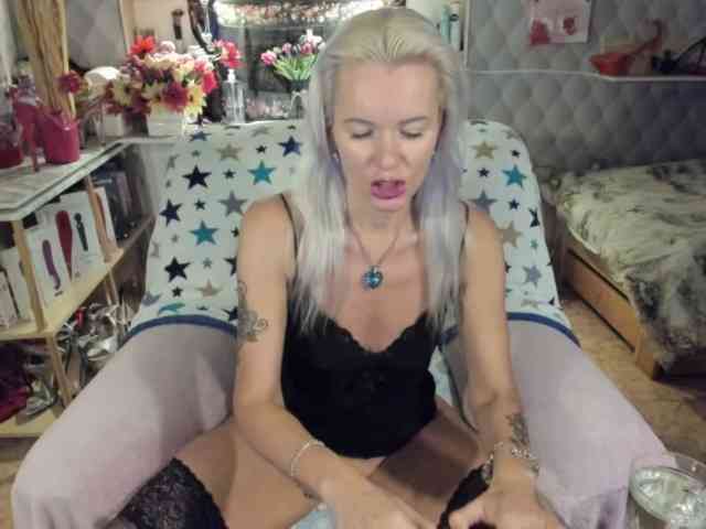 HornyblondBella