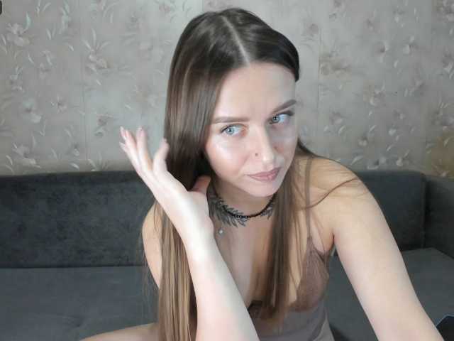 Misskitty13 live cam on BongaCams